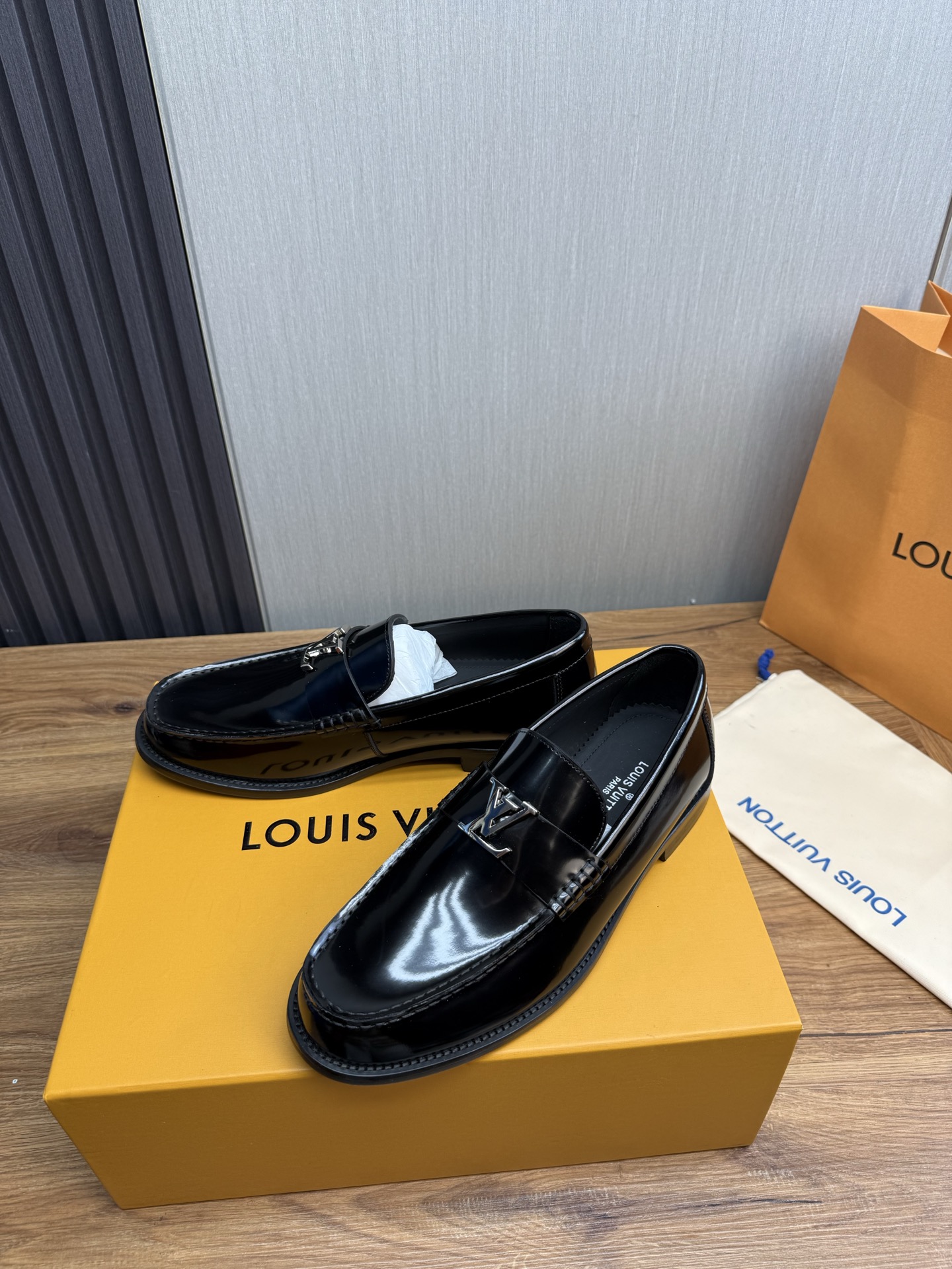 LV